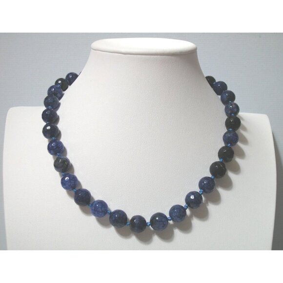Blue Dragon Vein Agate Beaded Necklace With Magnetic Clasp - Picture 2 of 4
